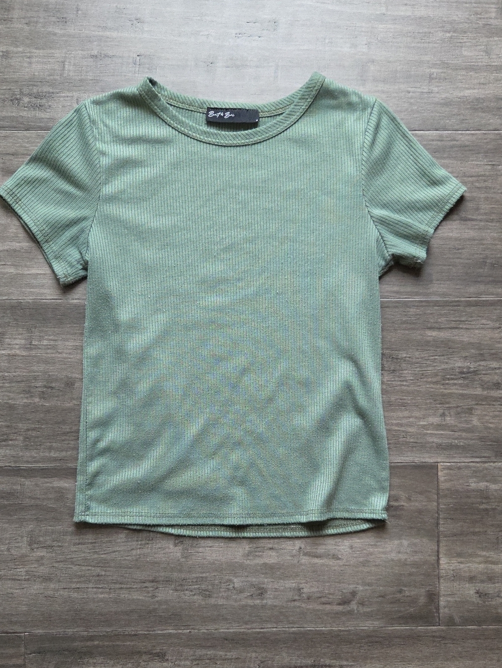 Brit & Bri Ribbed Crew Neck Tee in Sage